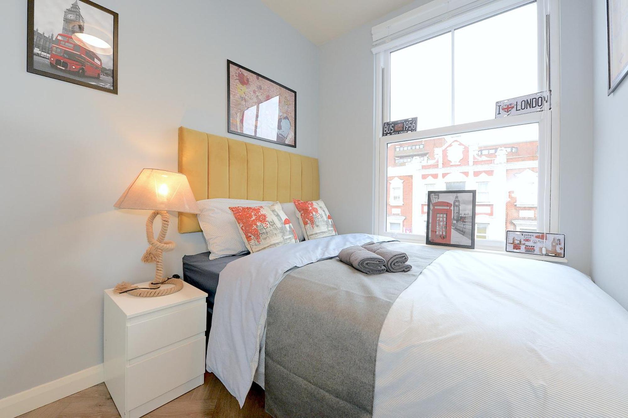 2 Bed Terraced Flat Piccadilly Line Apartamento Londres Exterior foto