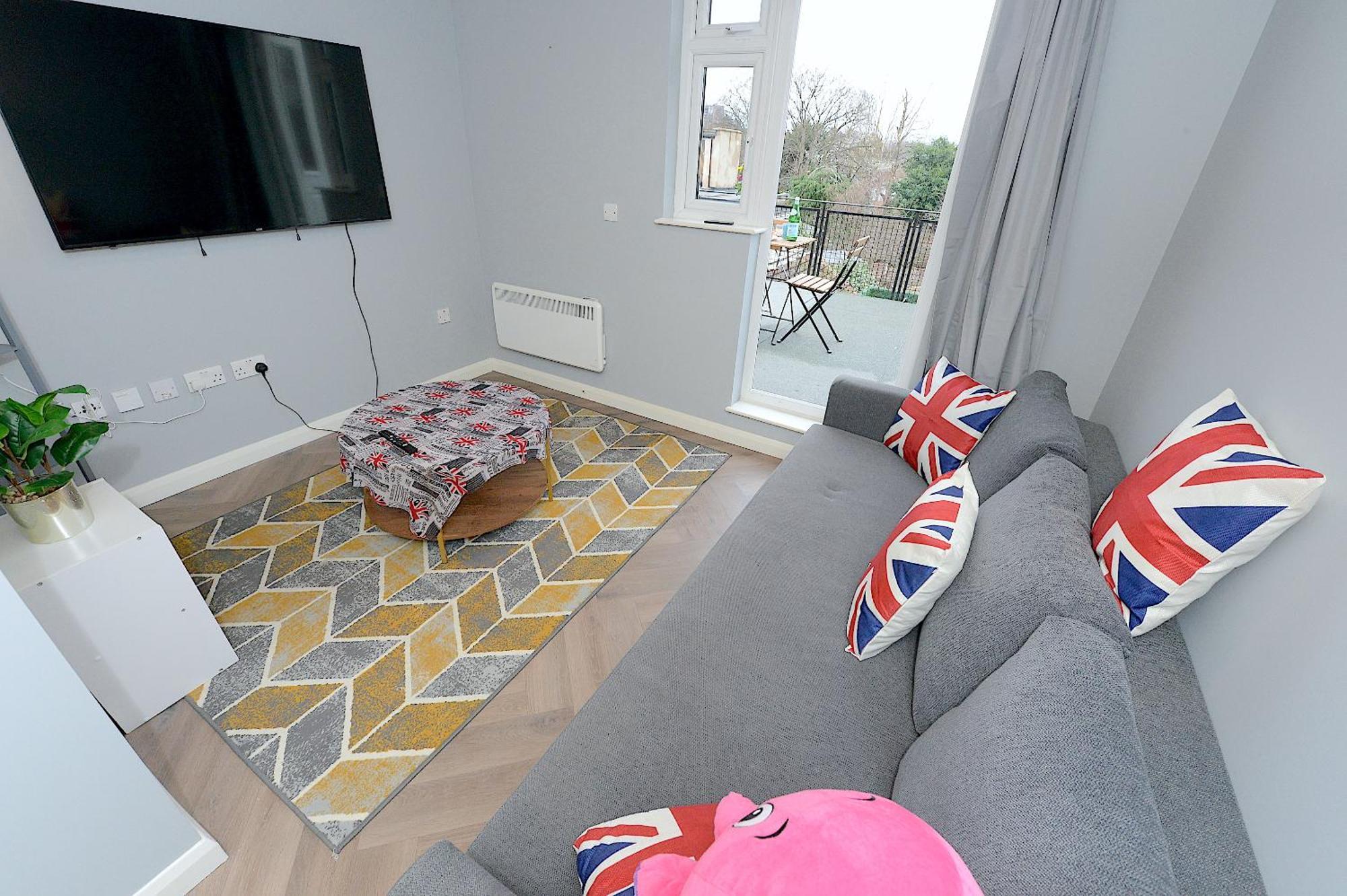 2 Bed Terraced Flat Piccadilly Line Apartamento Londres Exterior foto