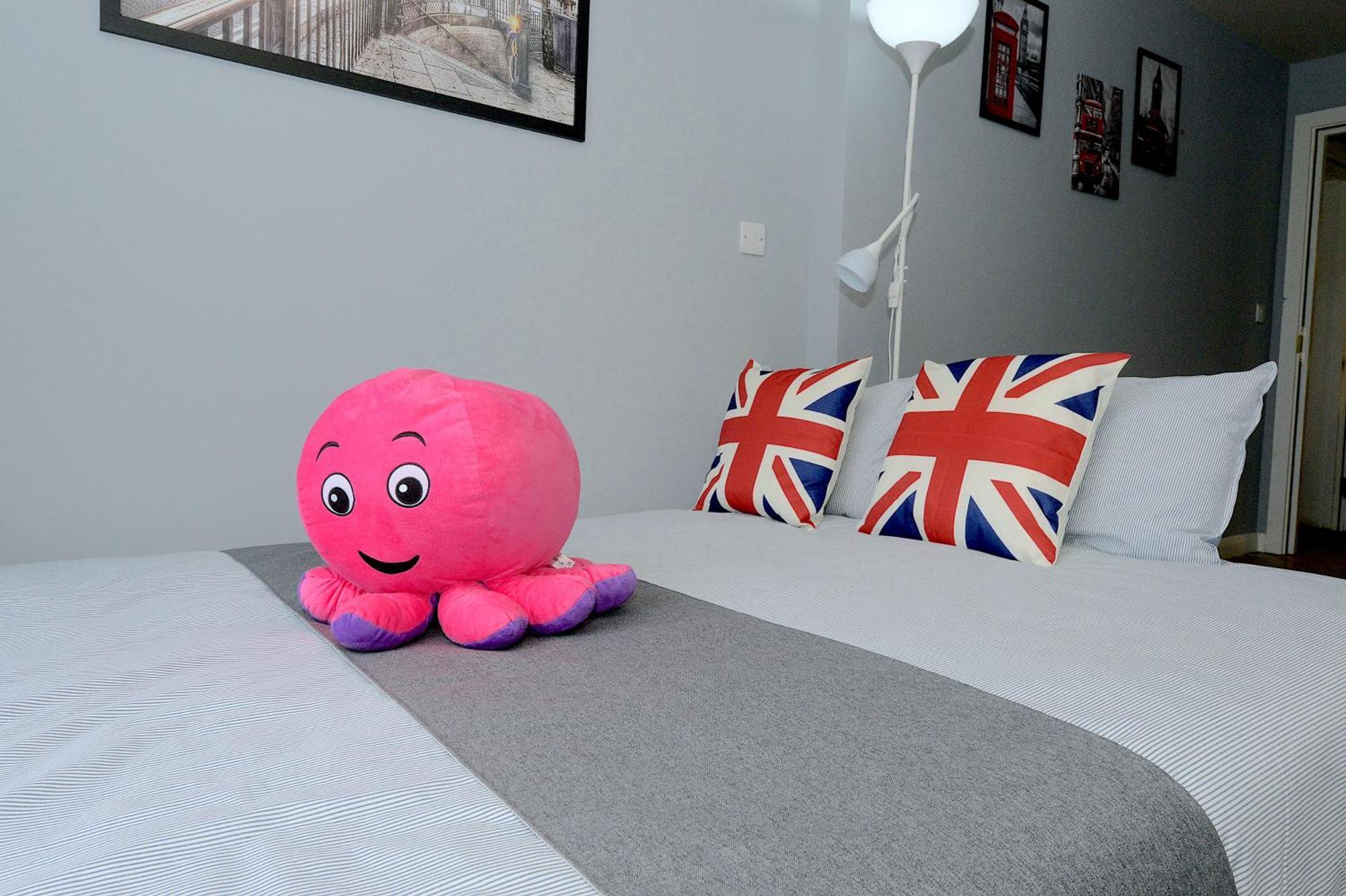 2 Bed Terraced Flat Piccadilly Line Apartamento Londres Exterior foto